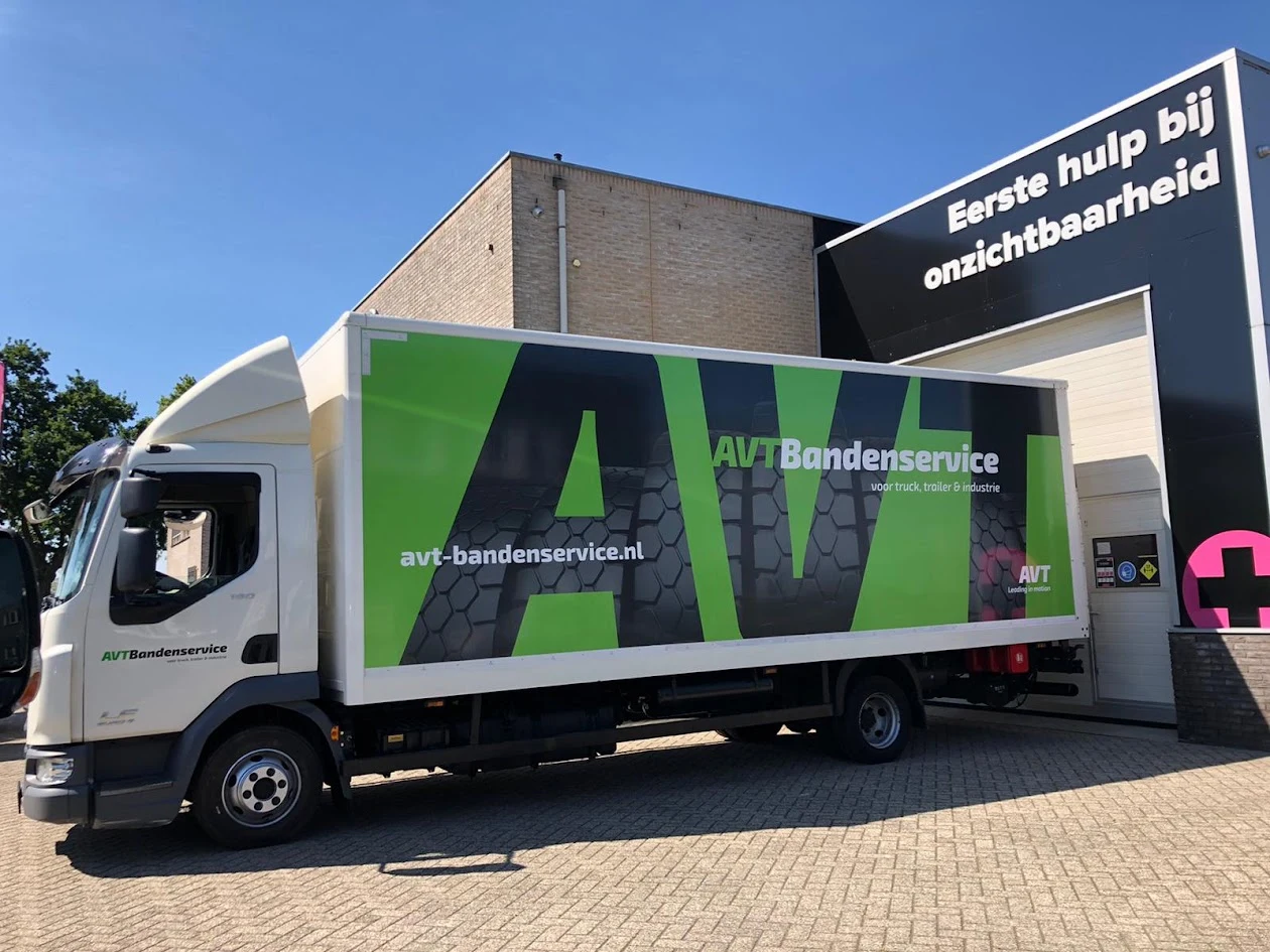 Fully printed AVT box body with a large green design